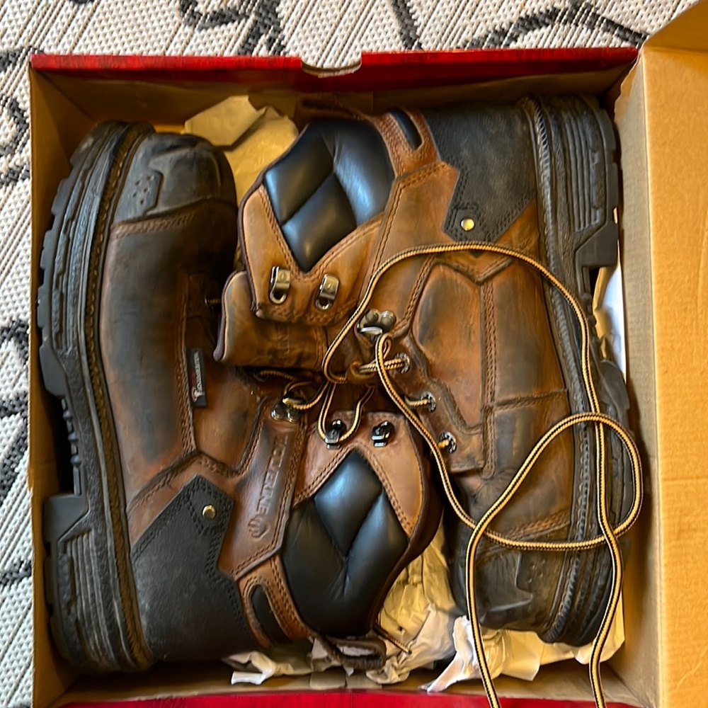 Mens work boots (CMAX toe) wolverine hellcat HD 11.5 EW